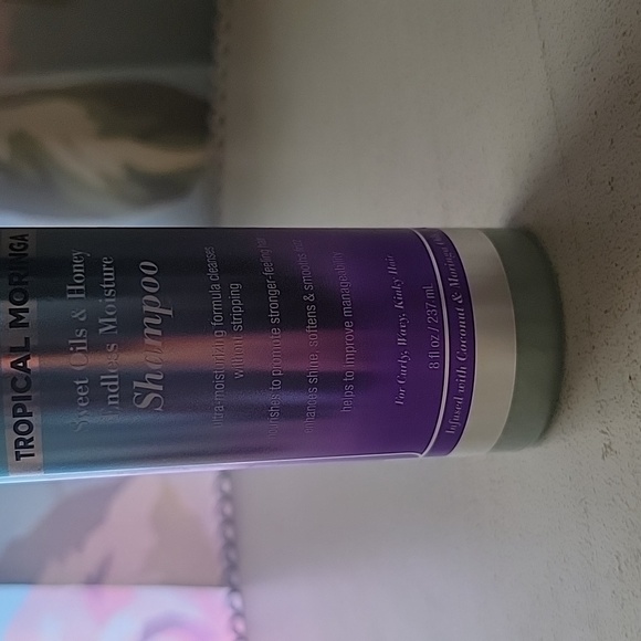 NEW The Mane Choice Tropical Moringa Shampoo Sweet Oil & Honey Endless Moisture - Picture 3 of 4